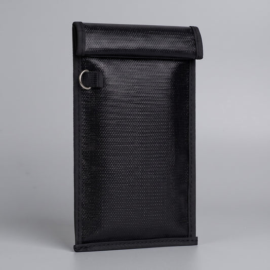NULLSIGNAL X1 Faraday-Tasche fürs Handy, schwarz, 21 x 12 cm, mit Klappe oben und Metallring am Rand